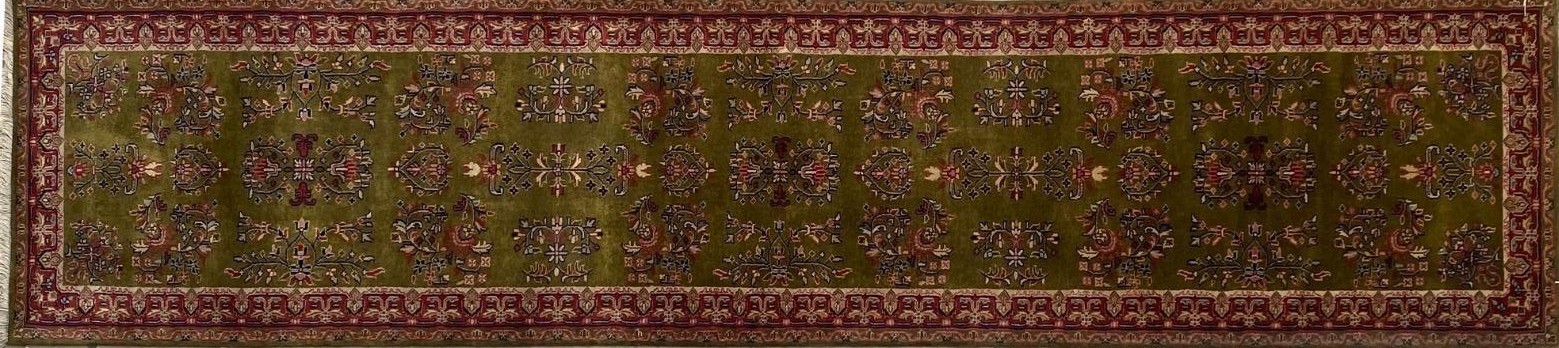 Crescentz carpet
