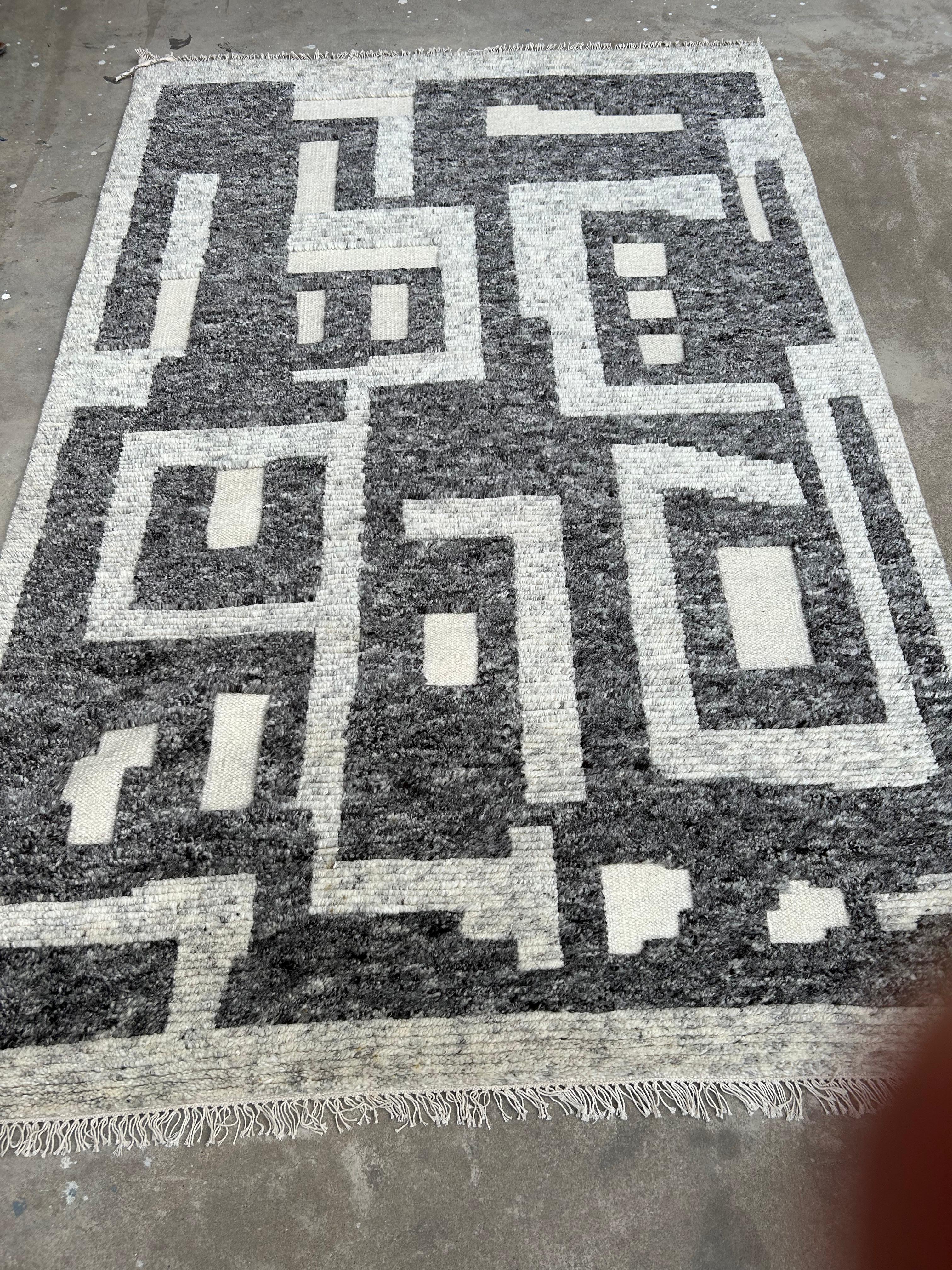Crescentz carpet