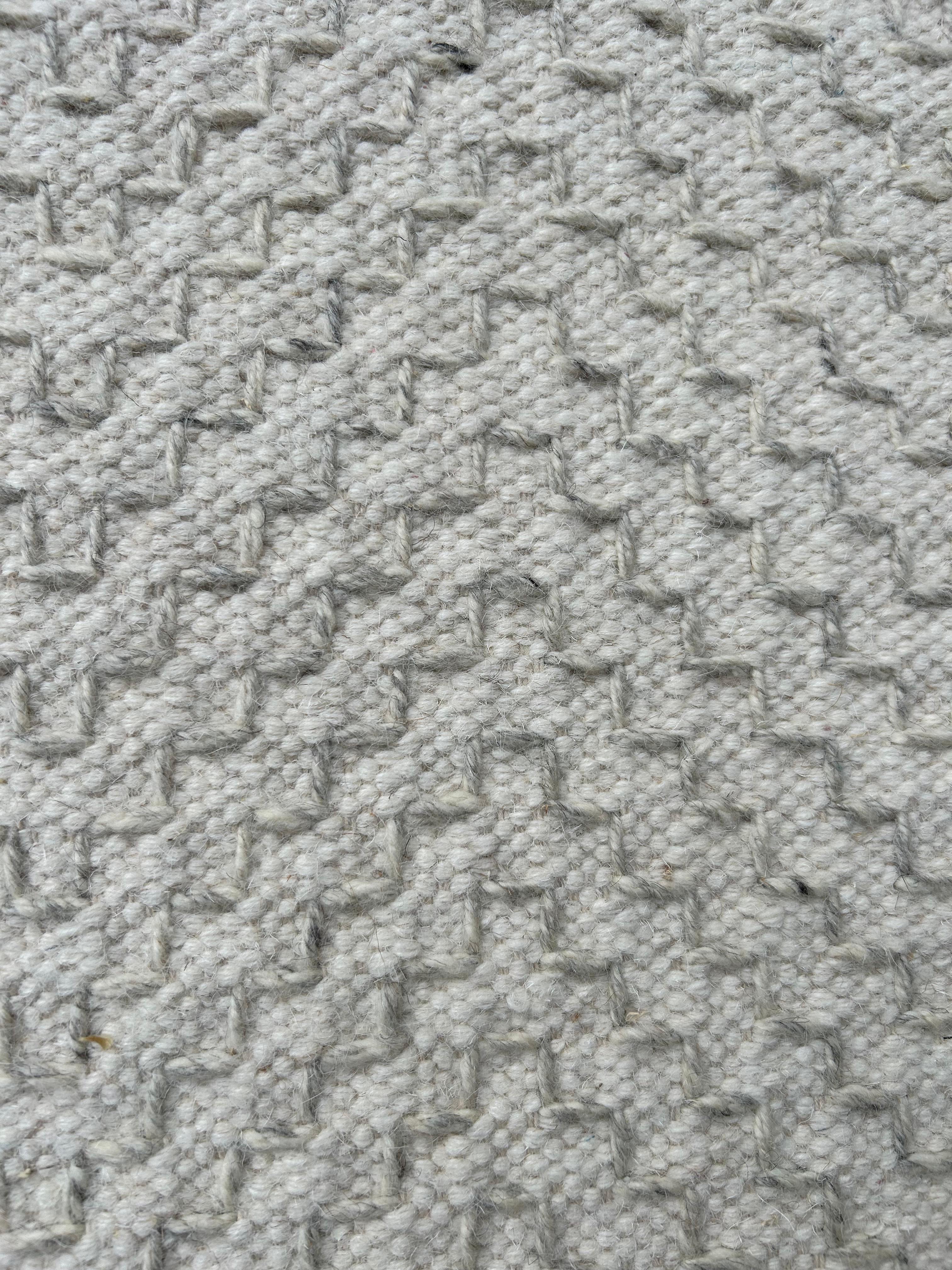 Crescentz carpet