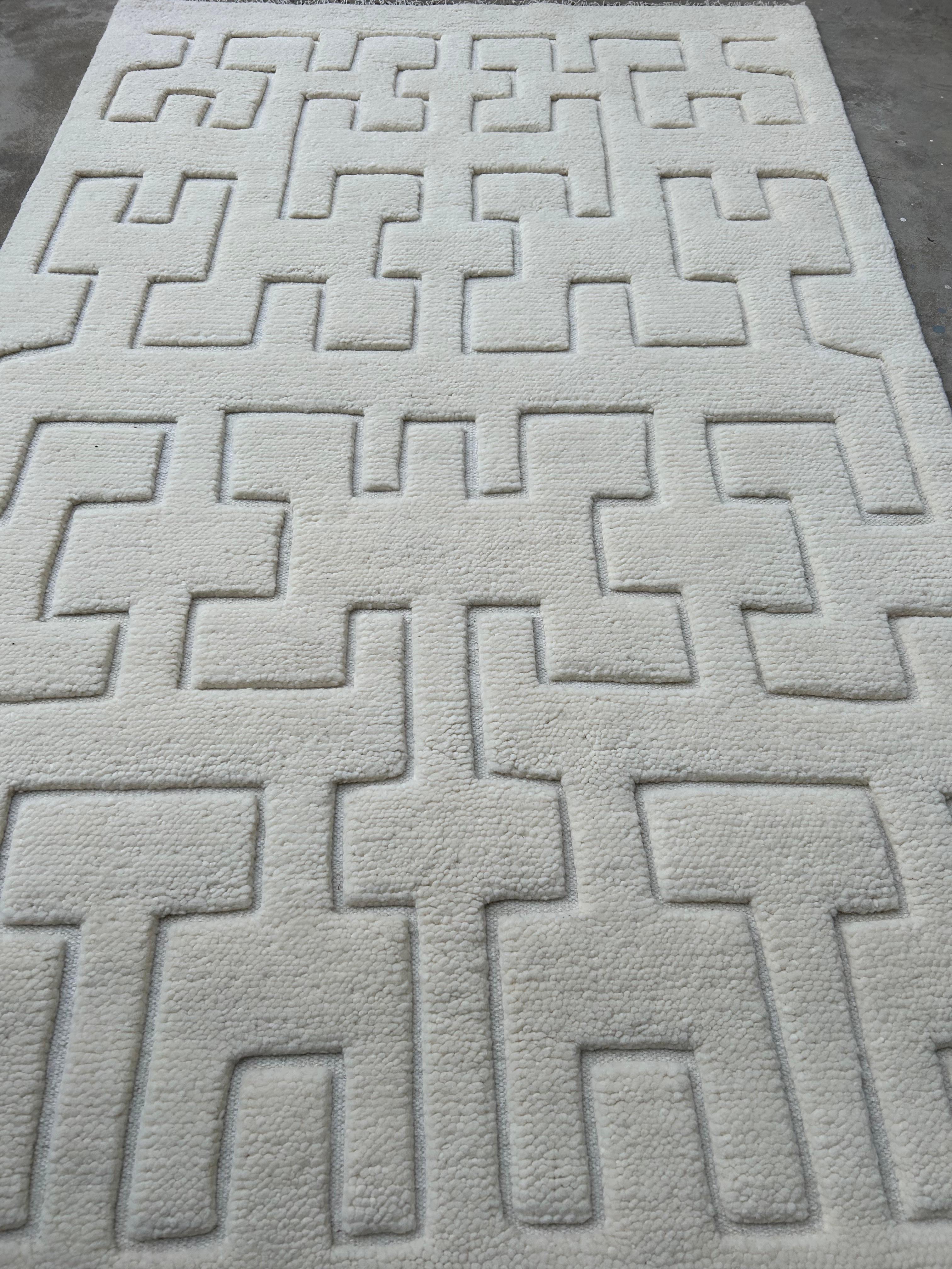 Crescentz carpet