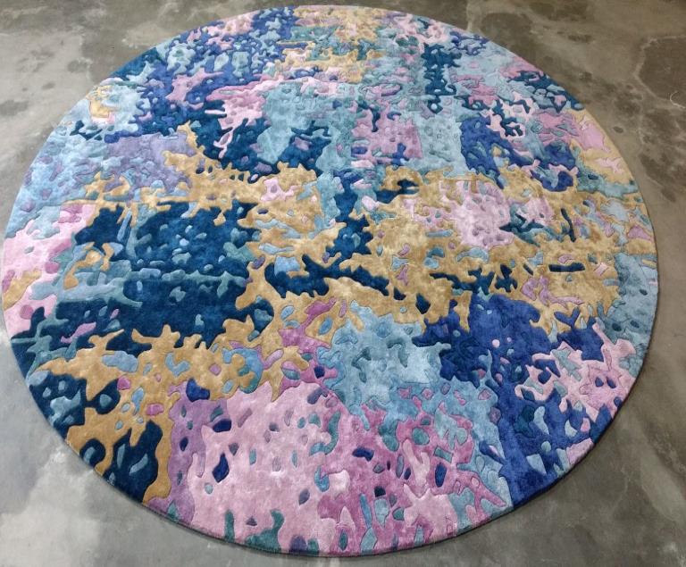 Crescentz carpet