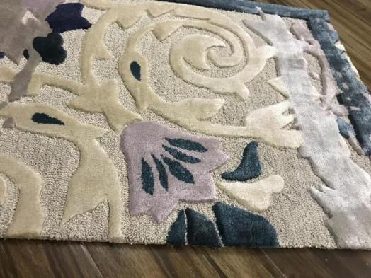 Crescentz carpet