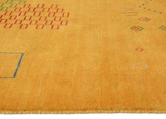 Crescentz carpet