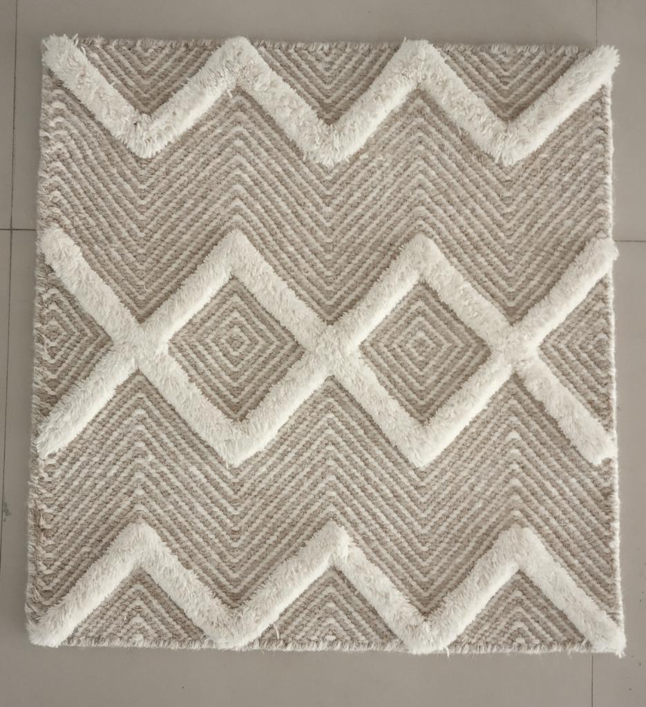 Crescentz carpet
