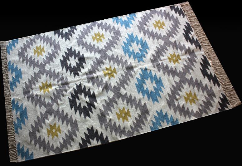 Crescentz carpet