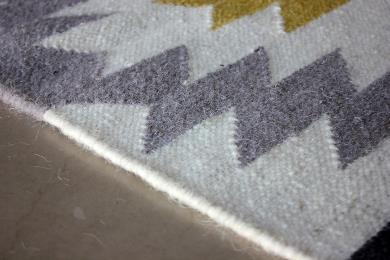 Crescentz carpet