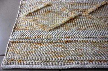 Crescentz carpet