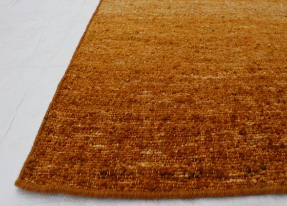 Crescentz carpet