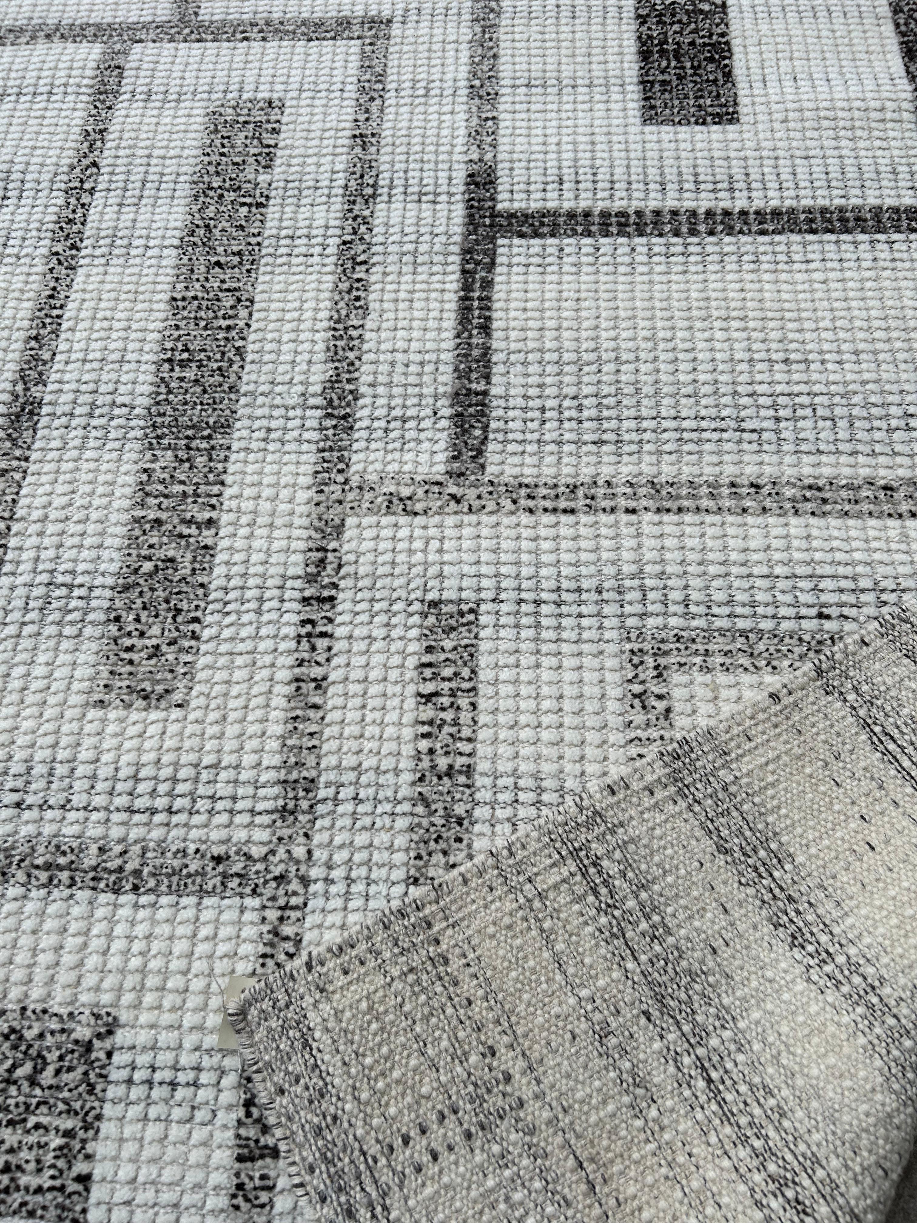 Crescentz carpet