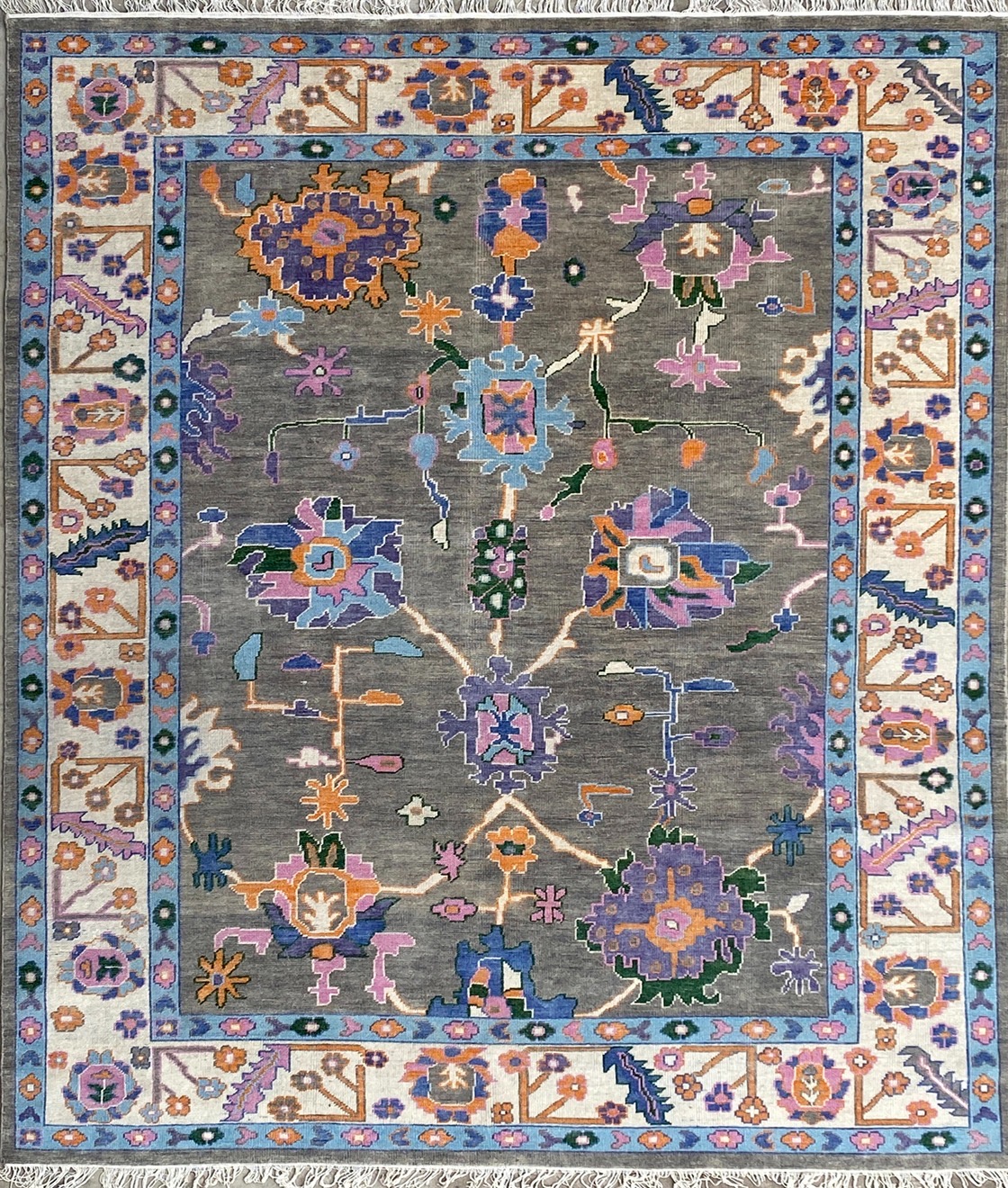 Crescentz carpet