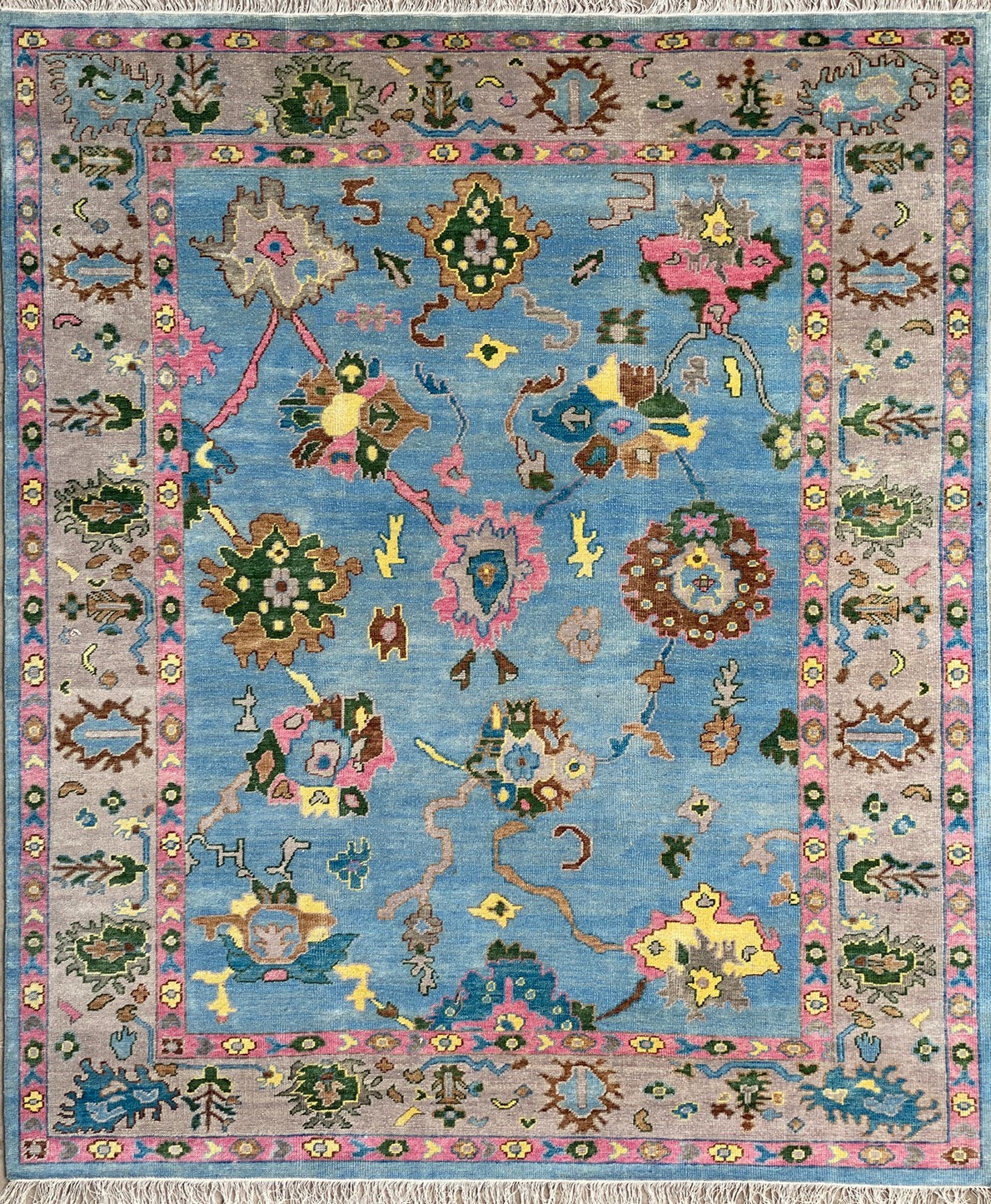Crescentz carpet