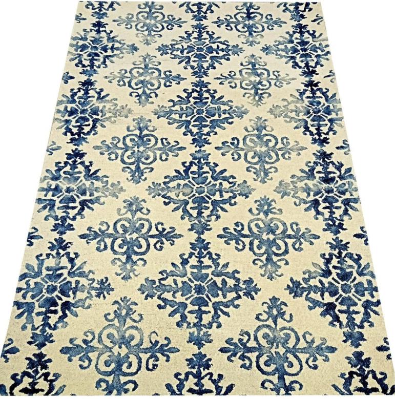 Crescentz carpet