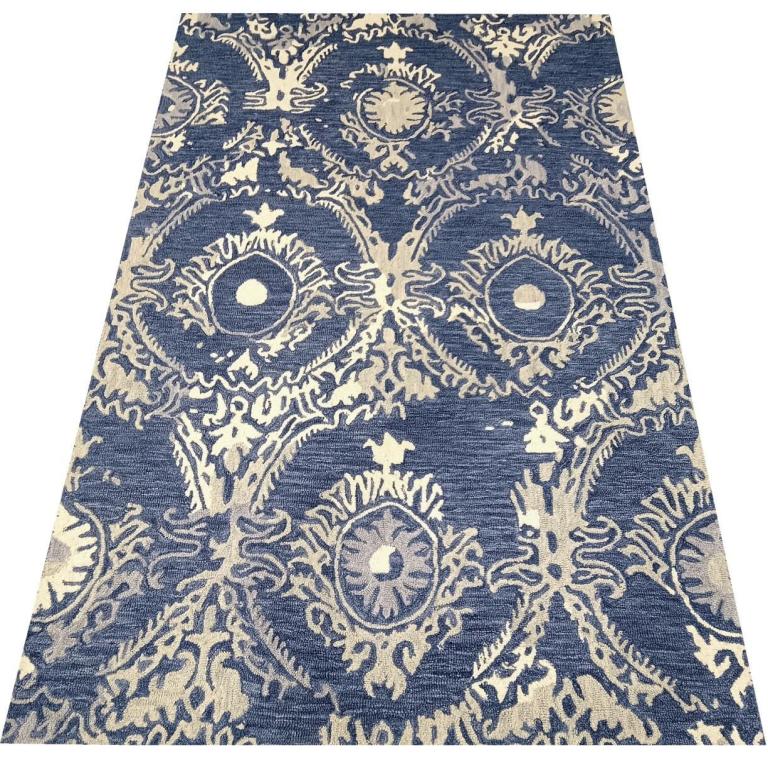 Crescentz carpet