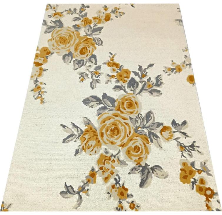 Crescentz carpet