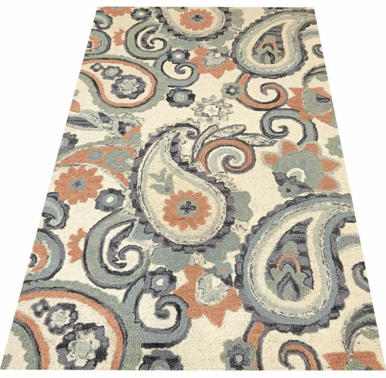 Crescentz carpet