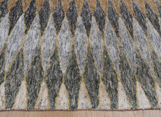 Crescentz carpet