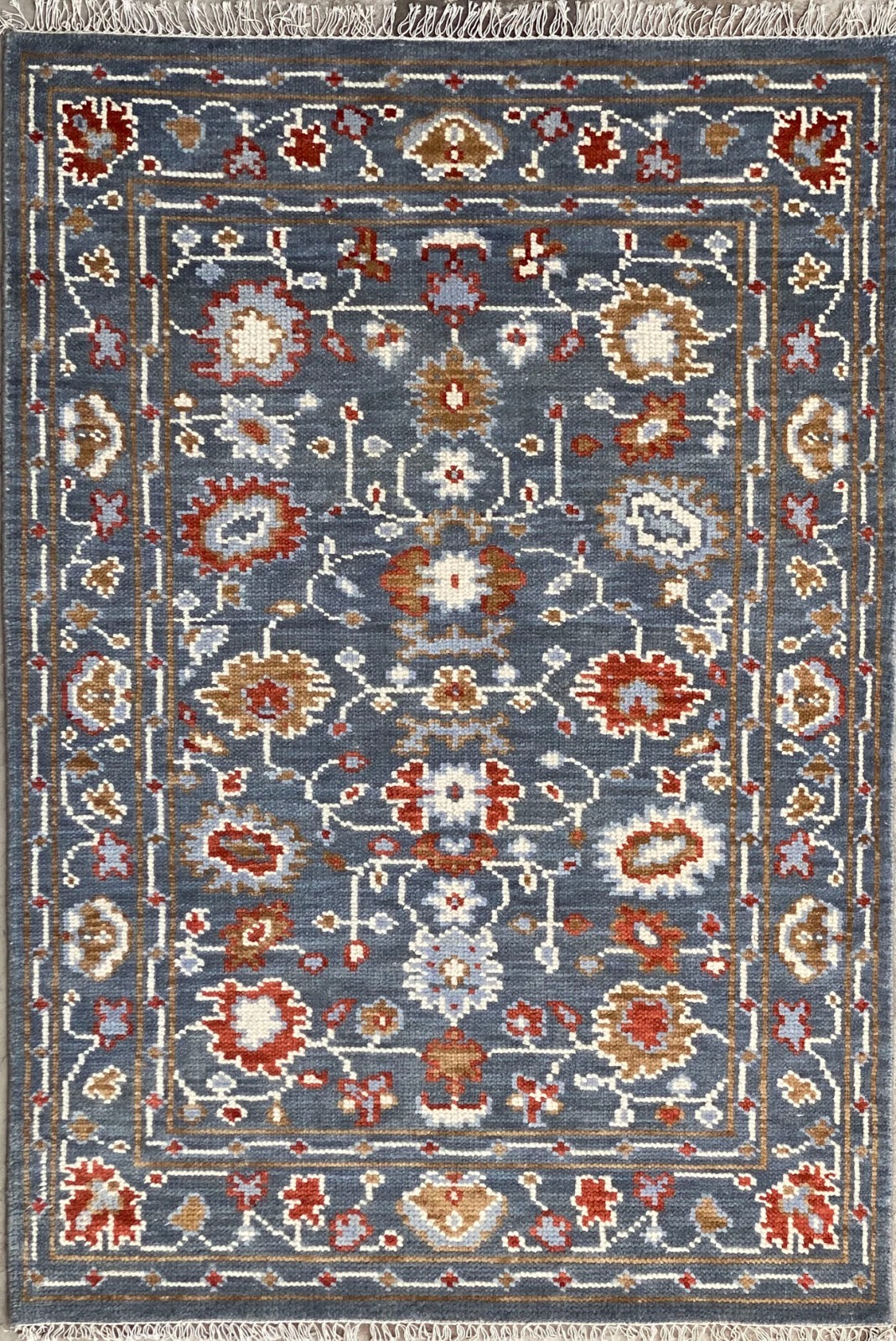 Crescentz carpet